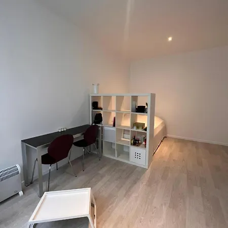 Lumineux Sur Cour A Bastille *